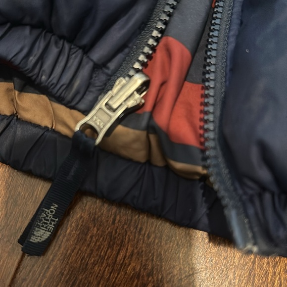 The north face puffy winter coat - Picture 5 of 6